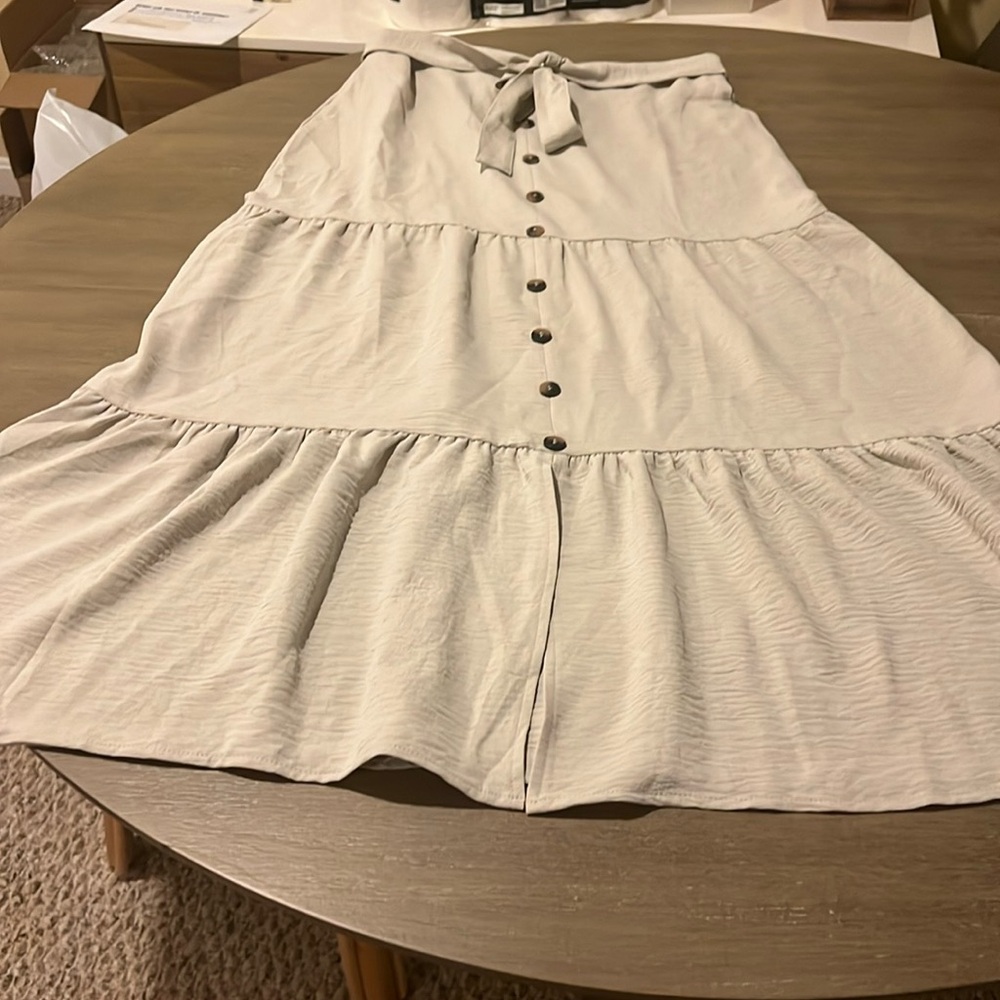 NWOT Tan NY&CO Maxi skirt with tie at waist and faux buttons